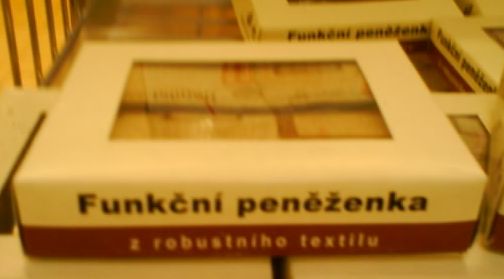 funkční peněženka z robustního textilu